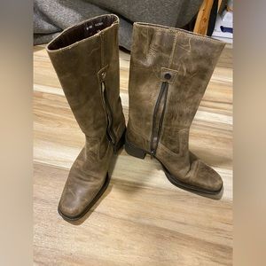 Size 6 Nine West leather boots.